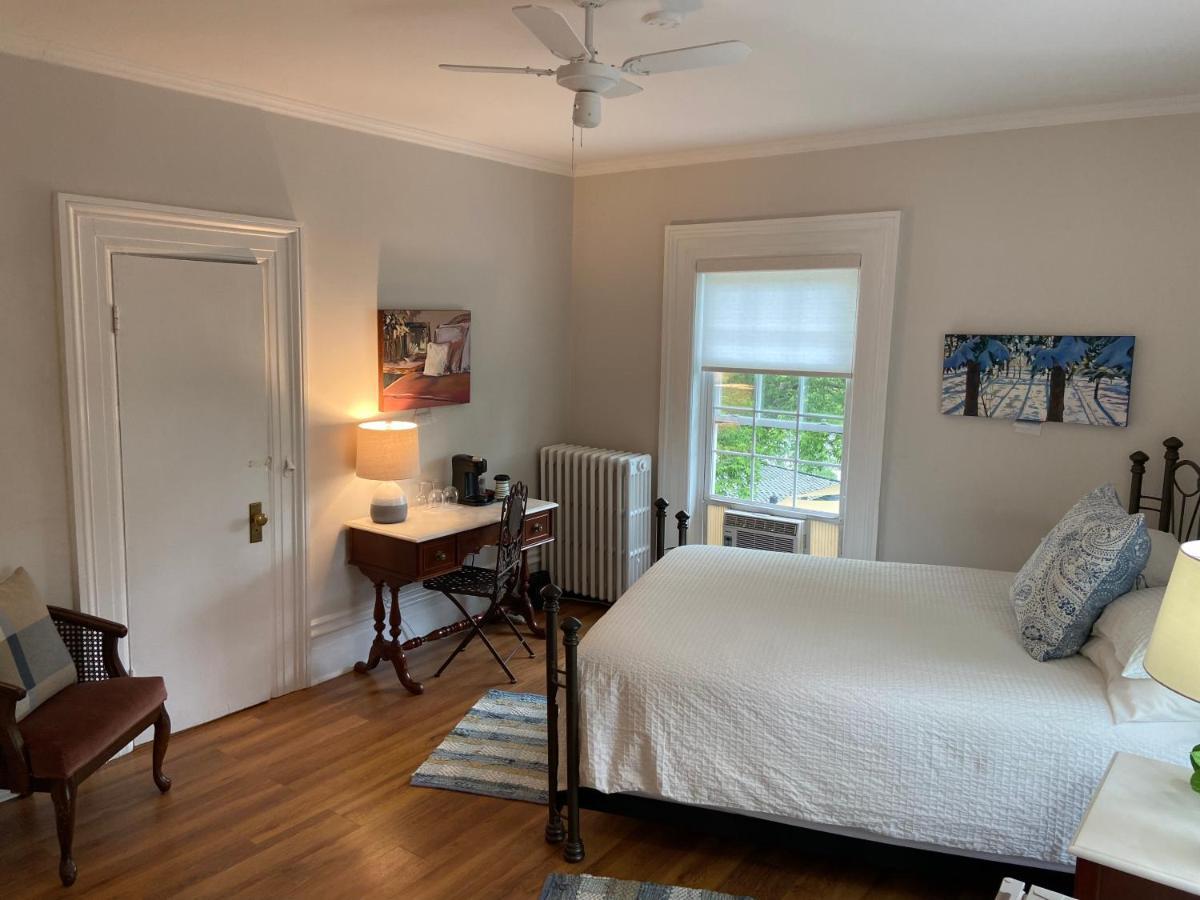 The Cove Inn Westport Экстерьер фото