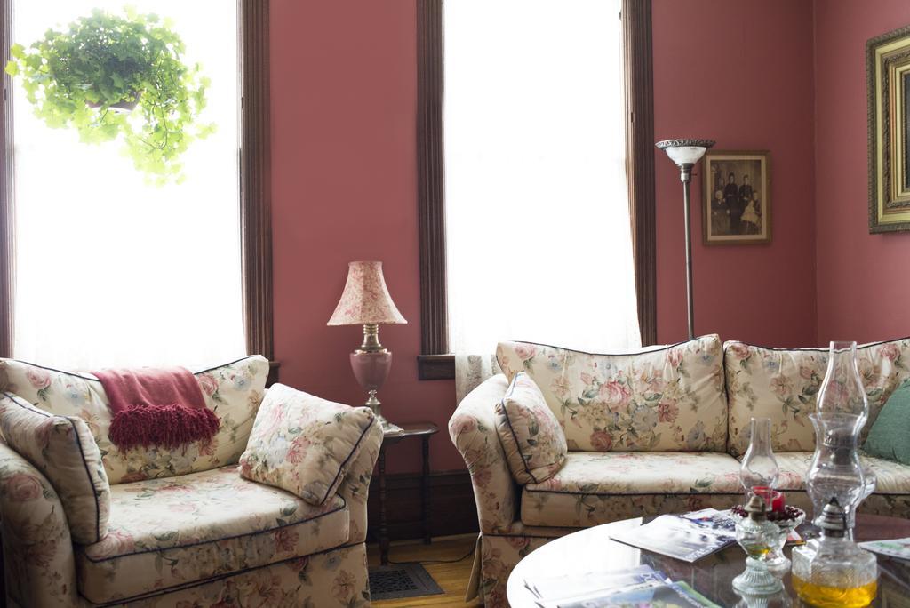 The Cove Inn Westport Экстерьер фото