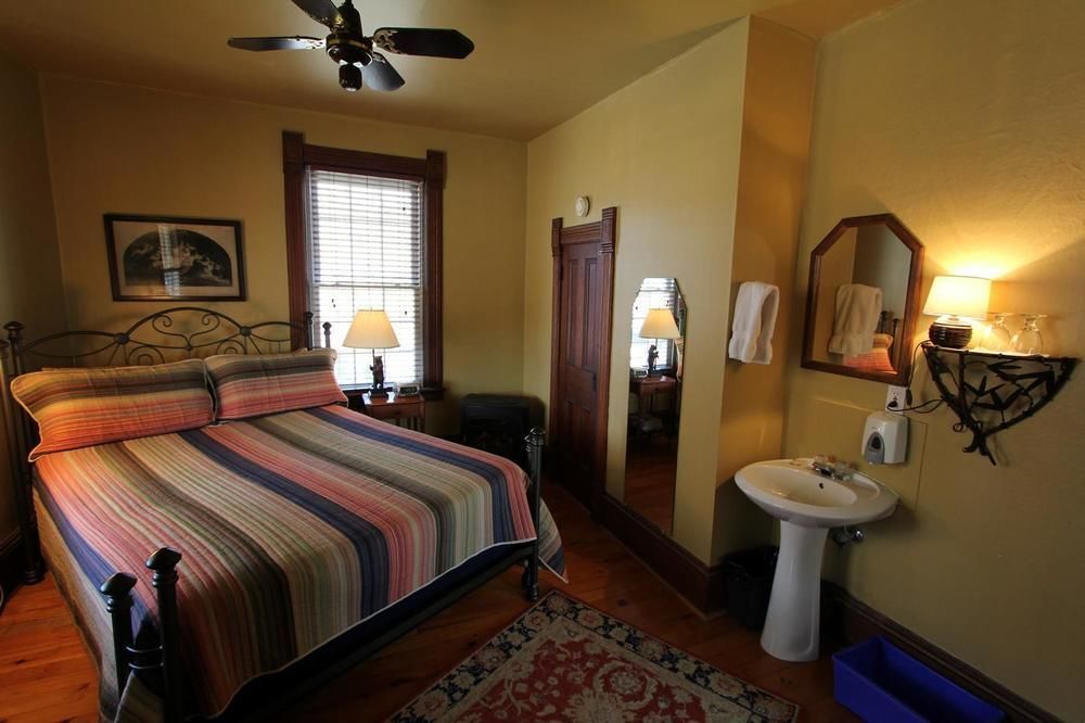 The Cove Inn Westport Экстерьер фото