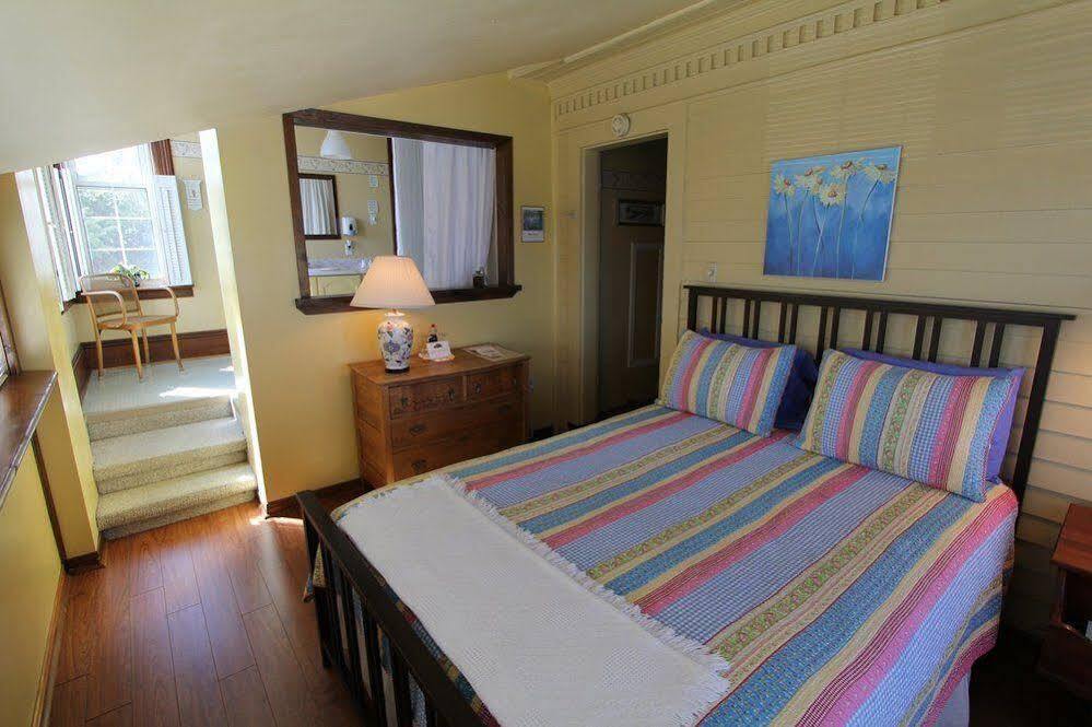 The Cove Inn Westport Экстерьер фото